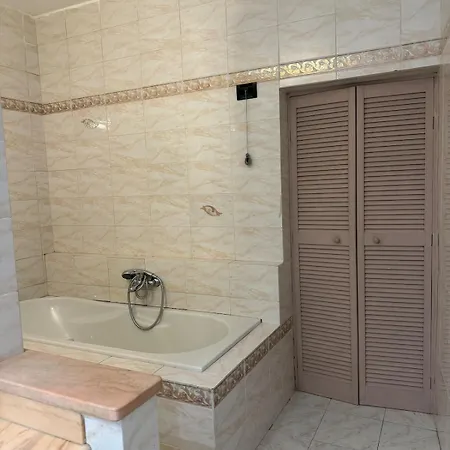 Modern Three In 5 Min To The Airport *